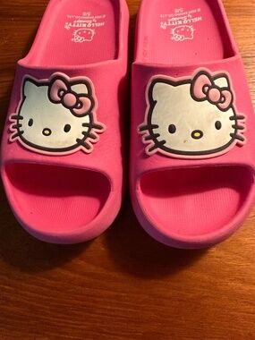 hello kitty pink slip-ons size 5/6